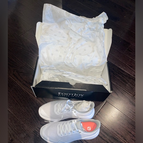 New FootJoy Women’s White Golf Shoes - Picture 4 of 4